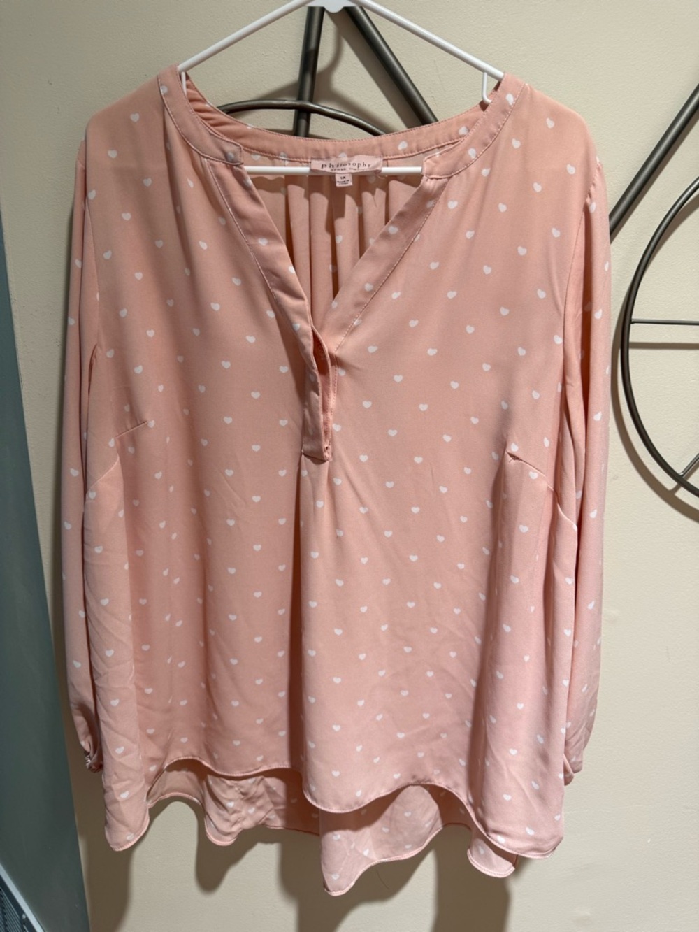 Philosophy Blush Pink Heart Print Split V-Neck Blouse Size 1X Feminine